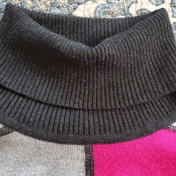 Conrad C Collection turtle neck sweater size L - Picture 6 of 7
